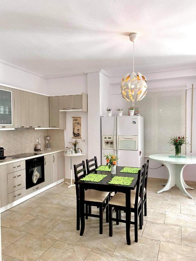 Iraa'S Apartment Sarande Exterior photo